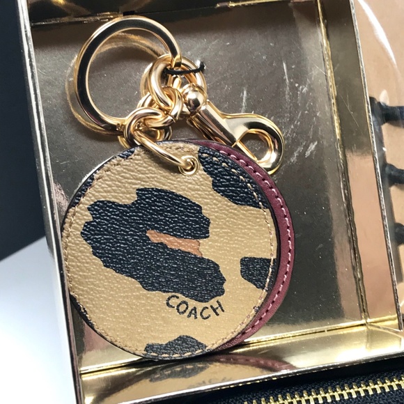 COACH Boxed Leopard Print Cosmetic Gift Set NWT - Picture 5 of 6